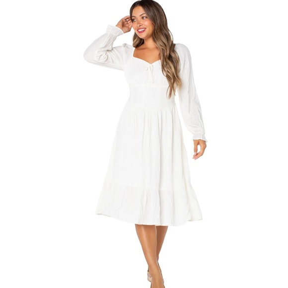 Elegant White Long Sleeve Dress - Picture 2 of 5